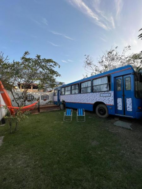 Hospedagem no Ônibus Navy na Praia da Baleia - Jacaraípe